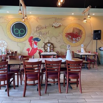 Black Pearl - Dining area - Seafood Near Me - Katy, Texas Black Pearl - Dining area - Seafood Near Me - Katy, Texas