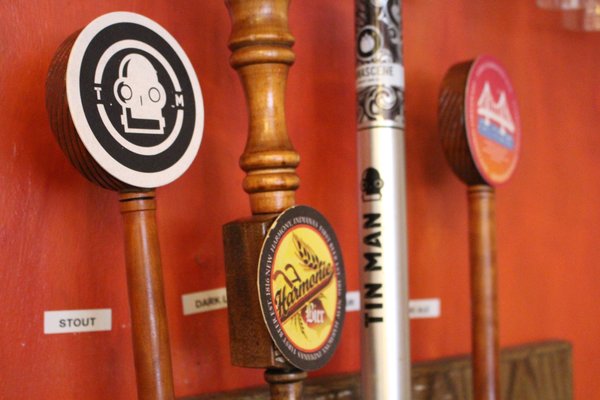 Sara's Wine & Bier Bar by null