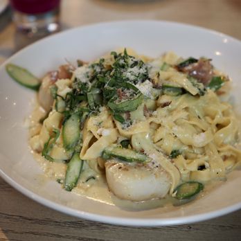 Pasta Moon - Dry boat scallops, prosciutto, asparagus pasta - Italian Near Me - Half Moon Bay, California Pasta Moon - Dry boat scallops, prosciutto, asparagus pasta - Italian Near Me - Half Moon Bay, California