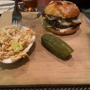 Hawkeye Bar & Grill - Burger - American Near Me - Cooperstown, New York