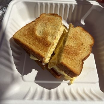 Flo's Luncheonette - Scrambled eggs and cheese - American Near Me - Blue Point, New York