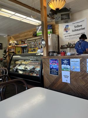 Yellow Submarine sandwich shop by null