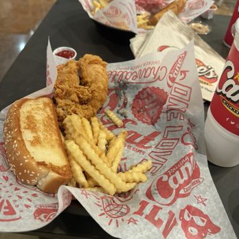 Raising Cane's Chicken Fingers - amazing - Fast Food Near Me - Orange, California