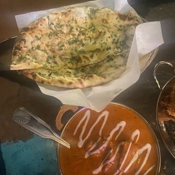 Apna Indian Kitchen - Garlic Naan Masala Curry (Tikka Masala) - Indian Near Me - Santa Barbara, California