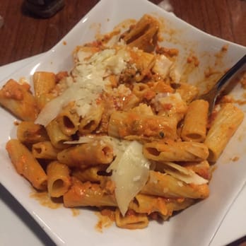 Three Figs - Rigatoni Bolognese - American Near Me - Suffield, Connecticut