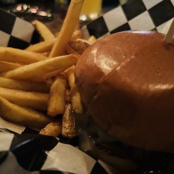 Twisted Rail Brewin company - Greedy w the fries much? The chicken Cesar salad was ok at best - Breweries Near Me - Honeoye, New York Twisted Rail Brewin company - Greedy w the fries much? The chicken Cesar salad was ok at best - Breweries Near Me - Honeoye, New York