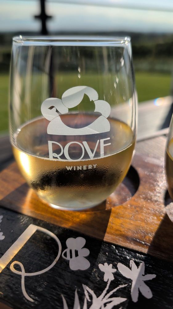Rove Winery at the Gallagher Estate Logo