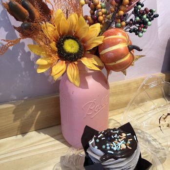 Sweet Mia's - Chocolate mousse cupcake - Desserts Near Me - Plantsville, Connecticut Sweet Mia's - Chocolate mousse cupcake - Desserts Near Me - Plantsville, Connecticut