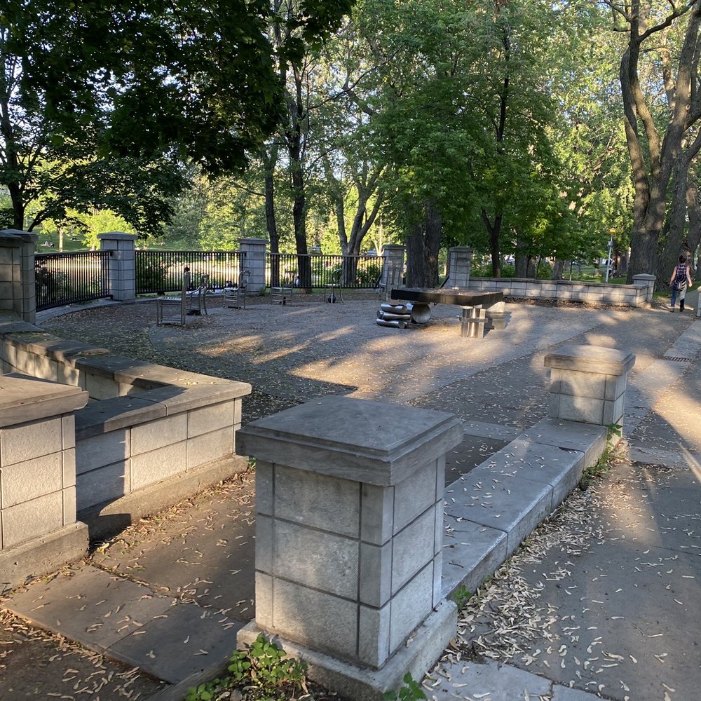 Parc la Fontaine - Parks Near Me - Montreal, Quebec