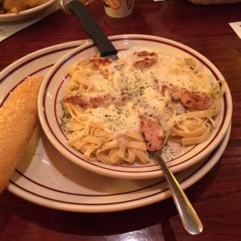 Rockne's - Chicken Alfredo - American Near Me - Streetsboro, Ohio