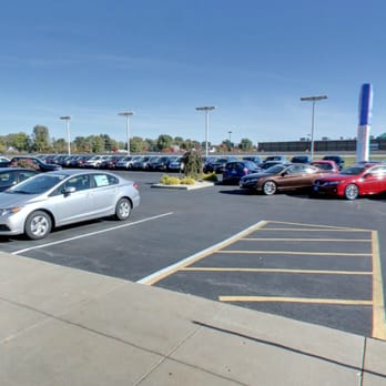 Serra Honda O'Fallon - View of the lot at Serra. - Auto Parts & Supplies Near Me - O'Fallon, Illinois