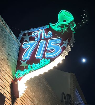 715 Club by null