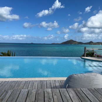 Ffryes Bay Beach - beach and pool at cocobay resort - Beaches Near Me - Antigua, GC