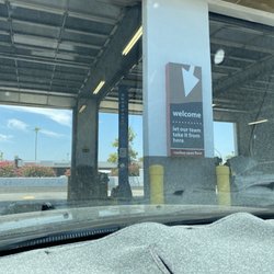 Jiffy Lube - Car sat like this for 30 minutes