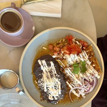 Mamimosas - Chilaquiles Chiquita (w/red salsa) - Breakfast & Brunch Near Me - West Covina, California