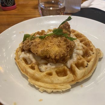 Taylors Landing - Chicken & waffles - Bars Near Me - Don Mills, Ontario