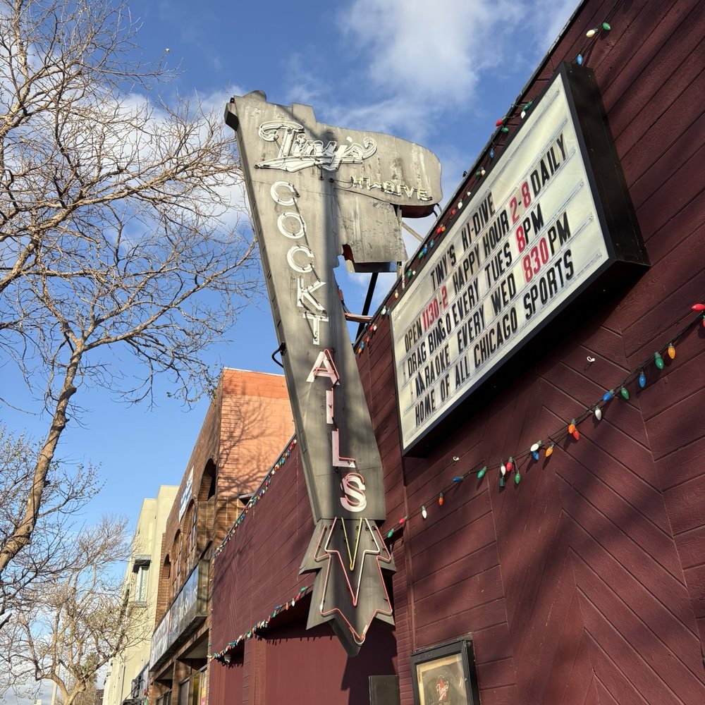 Tiny's Hi-Dive - The sign - Dive Bars Near Me - Los Angeles, California Tiny's Hi-Dive - The sign - Dive Bars Near Me - Los Angeles, California
