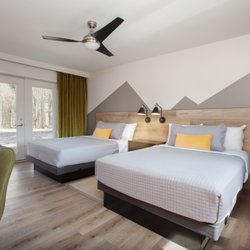 4411 Inn & Suites - Double Premium Guest Room
