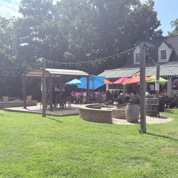SummerWind Vineyard - Wine Tasting Room Near Me - Smithfield, Virginia SummerWind Vineyard - Wine Tasting Room Near Me - Smithfield, Virginia