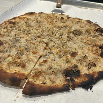 Frank Pepe Pizzeria - Clam pizza - Pizza Near Me - Plantation, Florida Frank Pepe Pizzeria - Clam pizza - Pizza Near Me - Plantation, Florida