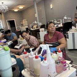 Saigon Nails Spa - This is the guy and the others