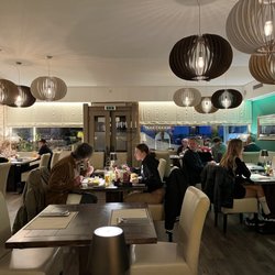Uni Pizzeria - Dining area