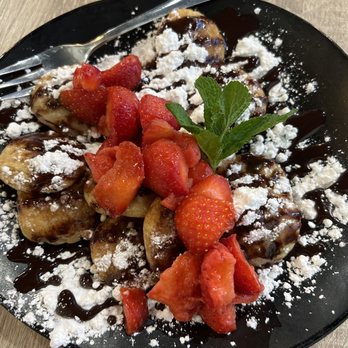 Sandwichshop Amsterdam | Rokin - Traditional Dutch mini pancakes with chocolate sauce & strawberrys - Breakfast & Brunch Near Me - Amsterdam, New Hampshire Sandwichshop Amsterdam | Rokin - Traditional Dutch mini pancakes with chocolate sauce & strawberrys - Breakfast & Brunch Near Me - Amsterdam, New Hampshire