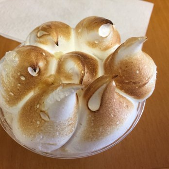 Moises Bakery - Tres leches - Bakeries Near Me - Miami Beach, Florida