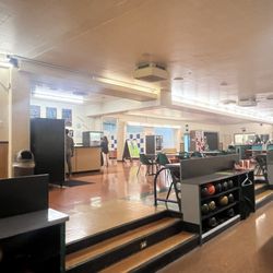Northgate Bowl - Seating area