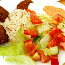 Kardelen - Falafel -Teller mit Basmatireis und Salat (EUR 5,00)
