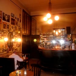 Peter's Operncafe - Regulars are the main customers