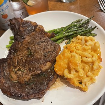 Hint of Soul - Ribeye steak and 7 Cheese Baked Mac with asparagus - Soul Food Near Me - Phoenix, Arizona Hint of Soul - Ribeye steak and 7 Cheese Baked Mac with asparagus - Soul Food Near Me - Phoenix, Arizona