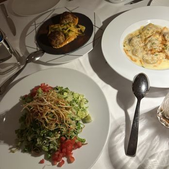 SW Steakhouse - Maryland Blue Crab Cake, Short Rib Ravioli, Sw Chopped Salad - Steakhouses Near Me - Las Vegas, Nevada SW Steakhouse - Maryland Blue Crab Cake, Short Rib Ravioli, Sw Chopped Salad - Steakhouses Near Me - Las Vegas, Nevada