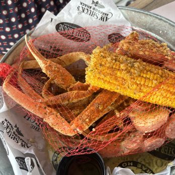 Charleston Crab House - Crab steam pot - Seafood Near Me - Charleston, South Carolina Charleston Crab House - Crab steam pot - Seafood Near Me - Charleston, South Carolina