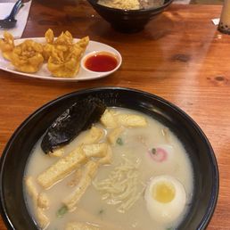 Tofu & sliced beef Tonkotsu in the back! With crab ragoons! Super freshhhhh! Tofu & sliced beef Tonkotsu in the back! With crab ragoons! Super freshhhhh!