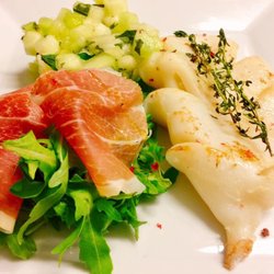Santoro - Calamari vom Grill mit Galia Melone, Parmaschinken un Rucola (Wochenkarte)