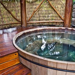 Mamalahoa Hot Tubs & Massage - Mauka Tub in the still of the morning.