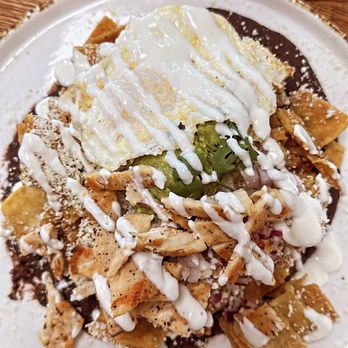 Madres Brunch - Chilaquiles verdes with chicken - Breakfast & Brunch Near Me - Whittier, California Madres Brunch - Chilaquiles verdes with chicken - Breakfast & Brunch Near Me - Whittier, California