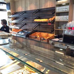 Bäckerei Gerweck - Regale am Sonntagmittag schon gut geleert