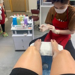 Paris Nails Studio - Beat deluxe pedicure I've ever had!