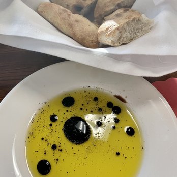 Vincenzo Trattoria - Warm bread and dipping sauce - Italian Near Me - Boise, Idaho Vincenzo Trattoria - Warm bread and dipping sauce - Italian Near Me - Boise, Idaho