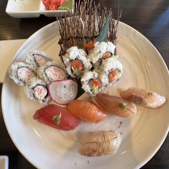 Sushi 21 - The sushi combo. - Sushi Bars Near Me - San Pedro, California