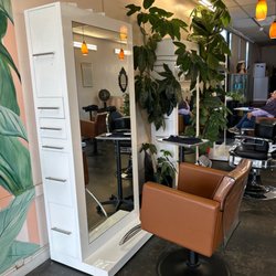 Just For You Beauty Salon & Barbershop - Excelente salón de belleza