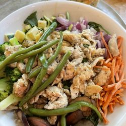 Poor Richard's Restaurant - Sesame ginger chicken bowl