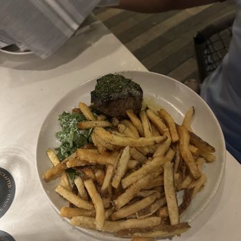 Moxies - Steak - Lounges Near Me - Miami, Florida