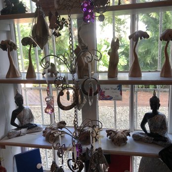 Esmeralda's Earth, Wind and Fire Boutique - Supernatural Readings Near Me - Miami, Florida