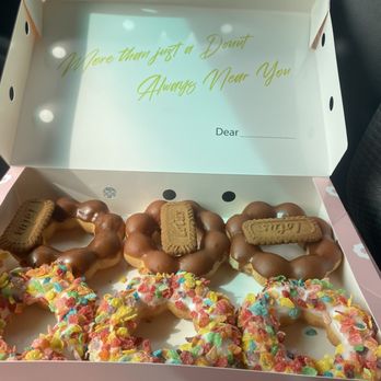 Mochinut - Caramel & fruity pebbles - Bakeries Near Me - Omaha, Nebraska Mochinut - Caramel & fruity pebbles - Bakeries Near Me - Omaha, Nebraska