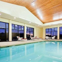 Holiday Inn Express & Suites Lexington NW-The Vineyard