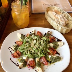 Donna Mia - Mango lemonade & Caprese Salad