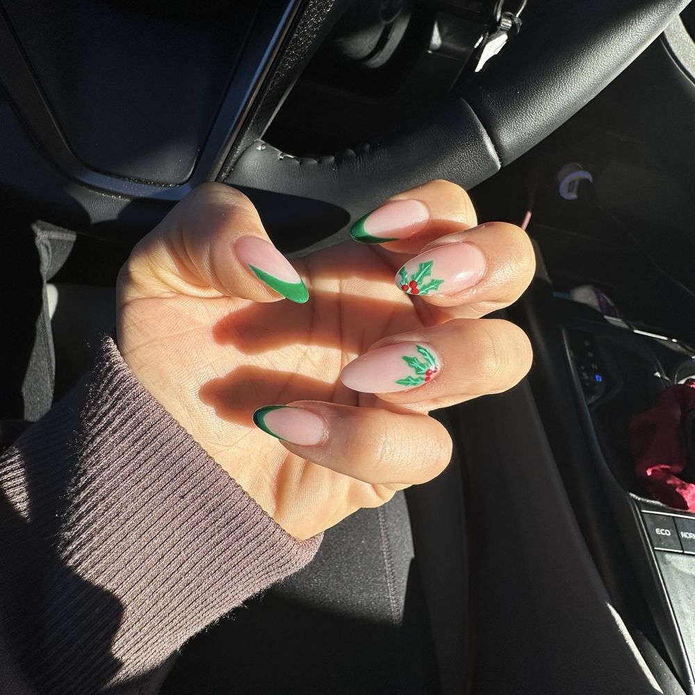 E Nails - Christmas pink and green - Nail Salons Near Me - Las Vegas, Nevada E Nails - Christmas pink and green - Nail Salons Near Me - Las Vegas, Nevada